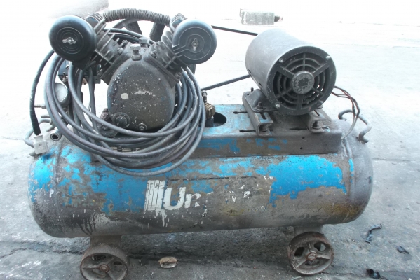 ปั้มลม 64ลิตร มอเตอร์ โตชิบ่า 1/2แรง พร้อมใช้