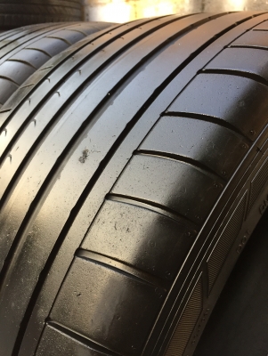 ยาง Dunlop 275-40-18 ปี 14 made in Germany 2เส้น 3000  สภาพสวยๆไม่บวมไม่กินข้าง ดอกยางเหลือเยอะเอาไปวิ่งกันใด้อีกยาวค่ะ