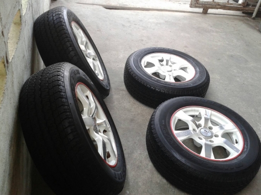 ขอบ17นิ้ว6รู พร้อมยาง ชุดนี้ ราคา 6900 บาท