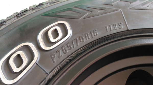 ขายล้อลาย mickey ขอบ 16 แถมยาง maxxis 265/70/16 ปี 14 ทั้งชุด 10500