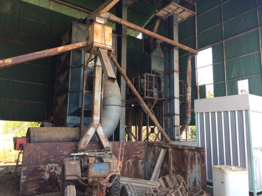 ไซโลอบแห้ง ลดความชื้นผลิตภัณฑ์การเกษตร สภาพดีเยี่ยม (ผลิตโดย Rice)