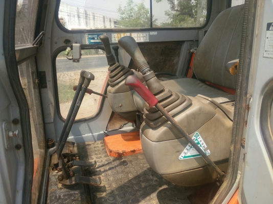 รถขุด Hitachi EX30-1 เก๋ง เก่าญี่ปุ่น รถขุด Hitachi EX30-1 เก๋ง เก่าญี่ปุ่น