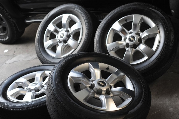 ล้อ 18 พร้อมยาง 265 60 18