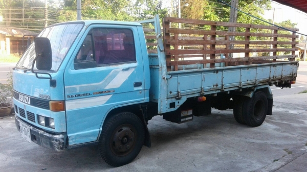ISUZU NKR  58L รถห้าง 110 แรง เครื่อง 4BE1 ยกหัวได้เกียร์สั้น