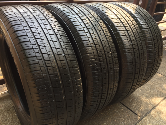 ยาง Bridgestone 225 65 17 ปี16 ดอกเต็ม ไม่มีปะ ใช้ยาว ราคาไม่แพง