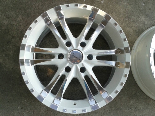 ขอบ18นิ้ว6รู สภาพใหม่ๆ ชุดนี้ ราคา 8400 บาท