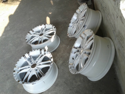 ขอบ18นิ้ว6รู สภาพใหม่ๆ ชุดนี้ ราคา 8400 บาท