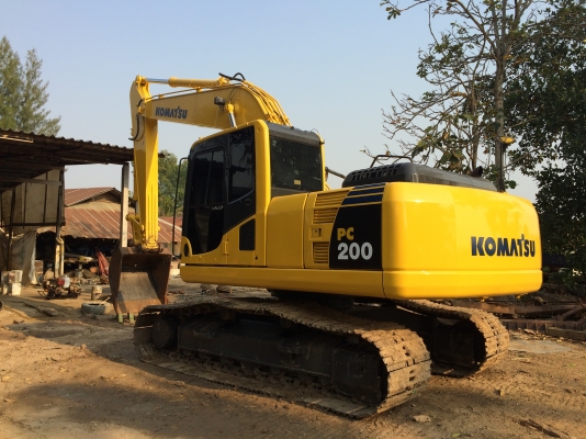 komatsu pc200-8