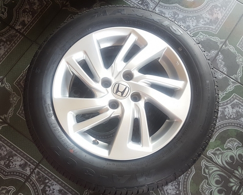 ขายล้อป้ายแดงHONDA JAZZ GK15 ยางปี17  4 ล้อ