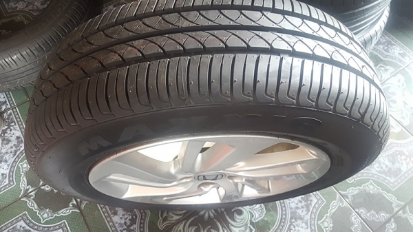 ขายล้อป้ายแดงHONDA JAZZ GK15 ยางปี17  4 ล้อ