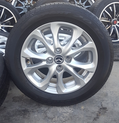 ขายล้อMazda2 Skyavtiv15 ยางปี15  4 ล้อ