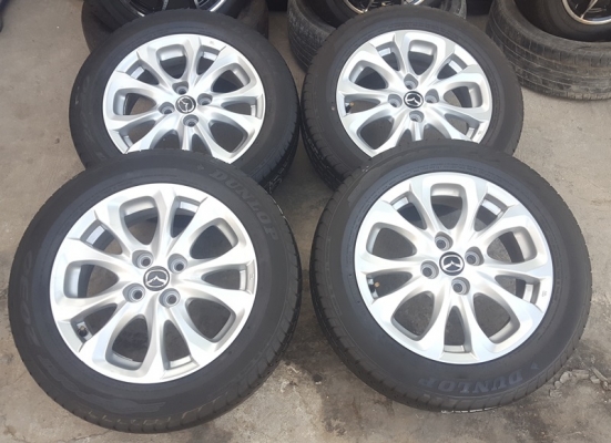 ขายล้อMazda2 Skyavtiv15 ยางปี15  4 ล้อ