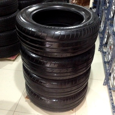 2800/4เส้น ยาง4เส้น Brigedstone 215 60 16 ปี 2013 ดอกยางสวย ตจว จัดส่งได้