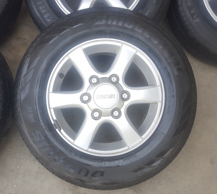 ขายล้อISUZU ขอบ15พร้อมยางปี15  4 ล้อ