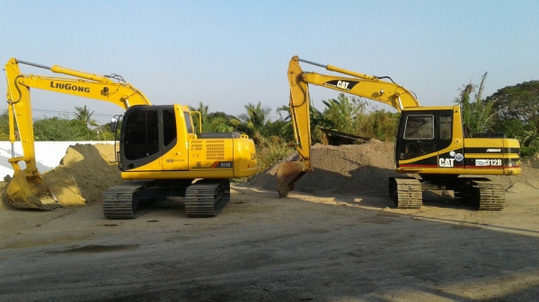 ให้เช่ารถแมคโคร พร้อมคนขับ รายวัน-รายเดือน สนใจติดต่อสอบถามได้ที่ คุณเบียร์ 0802719535