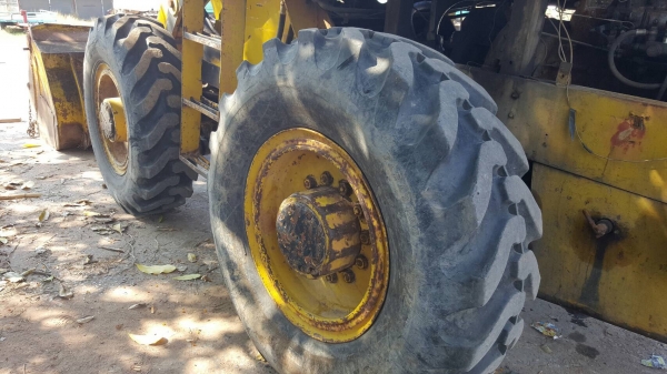 ขาย รถตัก KOMATSU JH60 รถใช้งานอยู่ประจำ ราคาต่อรองได้ครับ