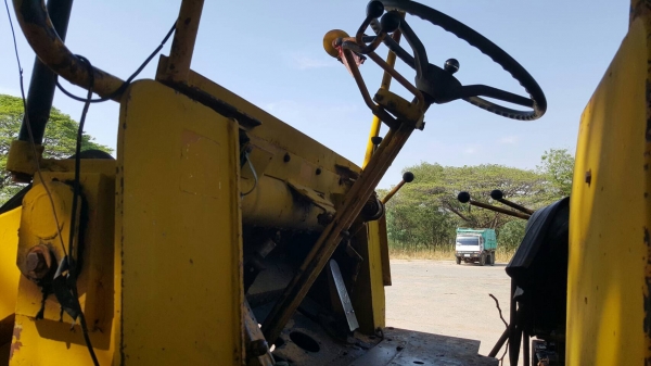 ขาย รถตัก KOMATSU JH60 รถใช้งานอยู่ประจำ ราคาต่อรองได้ครับ