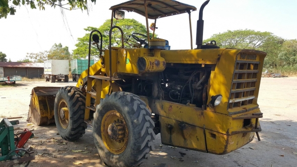 ขาย รถตัก KOMATSU JH60 รถใช้งานอยู่ประจำ ราคาต่อรองได้ครับ