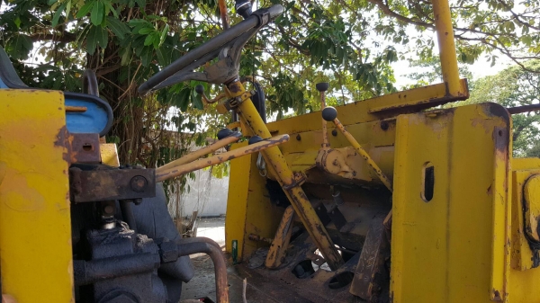 ขาย รถตัก KOMATSU JH60 รถใช้งานอยู่ประจำ ราคาต่อรองได้ครับ