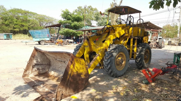 ขาย รถตัก KOMATSU JH60 รถใช้งานอยู่ประจำ ราคาต่อรองได้ครับ
