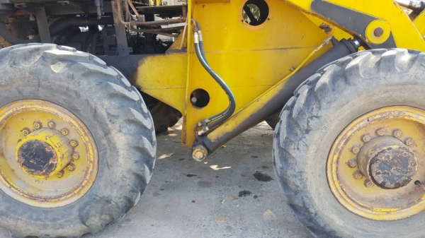 ขาย รถตัก KOMATSU JH60 รถใช้งานอยู่ประจำ ราคาต่อรองได้ครับ