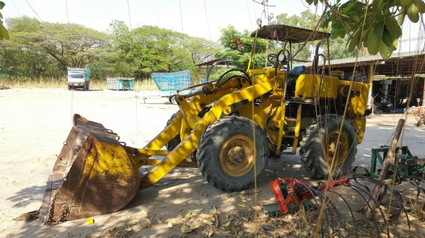 ขาย รถตัก KOMATSU JH60 รถใช้งานอยู่ประจำ ราคาต่อรองได้ครับ