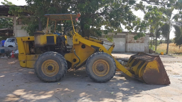 ขาย รถตัก KOMATSU JH60 รถใช้งานอยู่ประจำ ราคาต่อรองได้ครับ