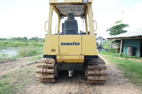 รถแทรกเตอร์ KOMUTSU รุ่น D31 PX-21 รถแทรกเตอร์ KOMUTSU รุ่น D31 PX-21