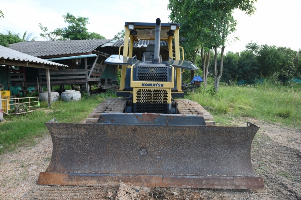 รถแทรกเตอร์ KOMUTSU รุ่น D31 PX-21 รถแทรกเตอร์ KOMUTSU รุ่น D31 PX-21