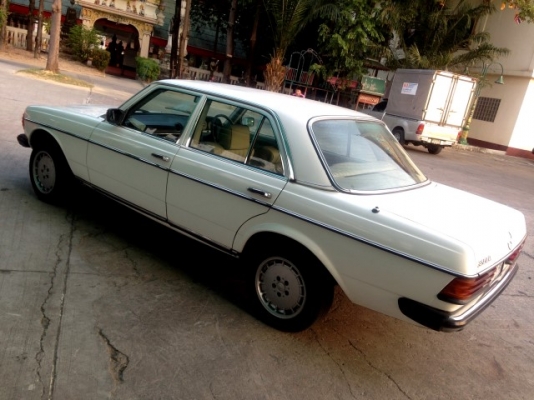 ขาย/แลก/เทิร์น Benz W123 Classic 1JZ VVTi ติดแก๊สLPG หัวฉีด สวยสุดๆ ขาย/แลก/เทิร์น Benz W123 Classic 1JZ VVTi ติดแก๊สLPG หัวฉีด สวยสุดๆ