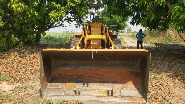 ขาย รถตัก CAT 920 เอวอ่อน ดิสค์เบรค เกียร์ทอค เครื่อง 6BD1 165 แรงม้า ต่อแขนเรียบร้อยแล้ว รถใช้งานอยู่ประจำครับ ขาย รถตัก CAT 920 เอวอ่อน ดิสค์เบรค เกียร์ทอค เครื่อง 6BD1 165 แรงม้า ต่อแขนเรียบร้อยแล้ว รถใช้งานอยู่ประจำครับ