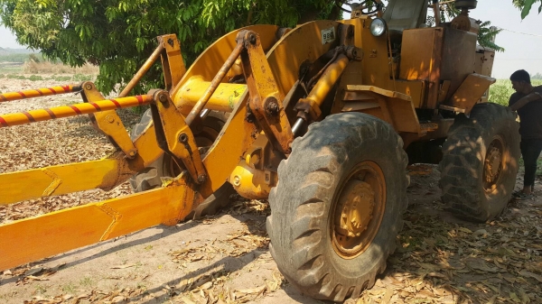 ขาย รถตัก CAT 920 เอวอ่อน ดิสค์เบรค เกียร์ทอค เครื่อง 6BD1 165 แรงม้า ต่อแขนเรียบร้อยแล้ว รถใช้งานอยู่ประจำครับ ขาย รถตัก CAT 920 เอวอ่อน ดิสค์เบรค เกียร์ทอค เครื่อง 6BD1 165 แรงม้า ต่อแขนเรียบร้อยแล้ว รถใช้งานอยู่ประจำครับ