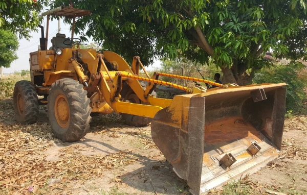 ขาย รถตัก CAT 920 เอวอ่อน ดิสค์เบรค เกียร์ทอค เครื่อง 6BD1 165 แรงม้า ต่อแขนเรียบร้อยแล้ว รถใช้งานอยู่ประจำครับ