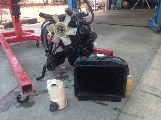 ขายเครื่องยนต์3สูบYANMAR13แรงเก่านอก