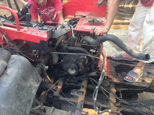 ขายเครื่องยนต์3สูบYANMAR13แรงเก่านอก