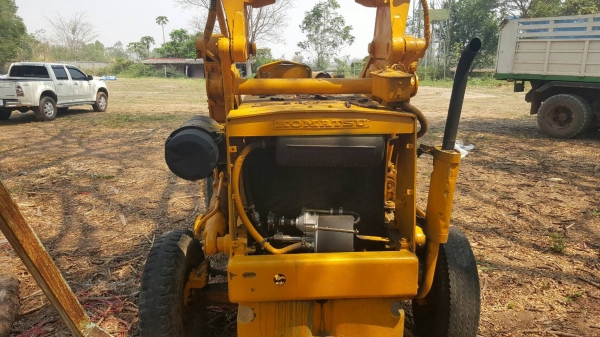 ขาย รถตัก KOMATSU SD20 เครื่องแน่น รถใช้งานได้ดี ต่อแขนเรียบร้อย ตักขึ้น 10 ล้อได้สบายครับ