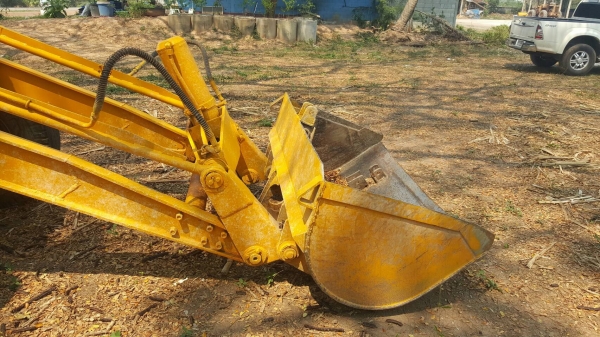 ขาย รถตัก KOMATSU SD20 เครื่องแน่น รถใช้งานได้ดี ต่อแขนเรียบร้อย ตักขึ้น 10 ล้อได้สบายครับ