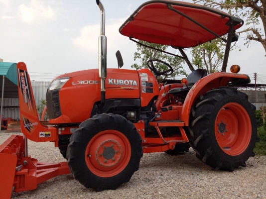 คูโบต้า L3008DT 4 WD ตัดหญ้า