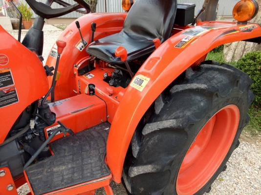 คูโบต้า L3008DT 4 WD ตัดหญ้า