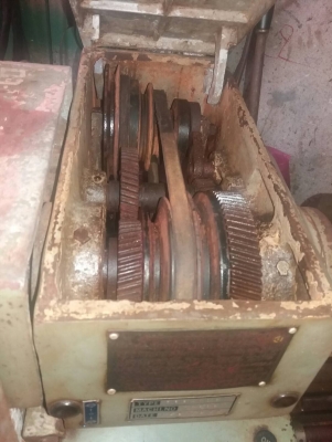 ขายเครื่องกลึงตั้งโต๊ะ5ฟุตไฟ220พร้อมใช้ราคาน่าใช้ครับ