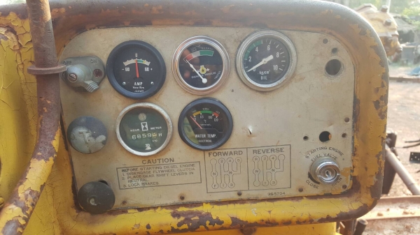 ขาย แทรกเตอร์ CAT D7E เครื่องยนต์ 144 แรงม้า เกียร์ตัด โซ่หนา เล่มทะเบียนครบ ราคาต่อรองได้ครับ