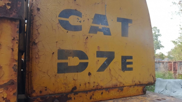 ขาย แทรกเตอร์ CAT D7E เครื่องยนต์ 144 แรงม้า เกียร์ตัด โซ่หนา เล่มทะเบียนครบ ราคาต่อรองได้ครับ