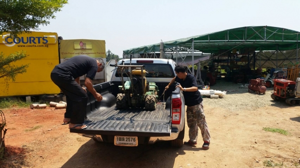 รถตัดหญ้าใบตีห้อยตัวY ส่งไประนองครับ ขอบคุณครับ