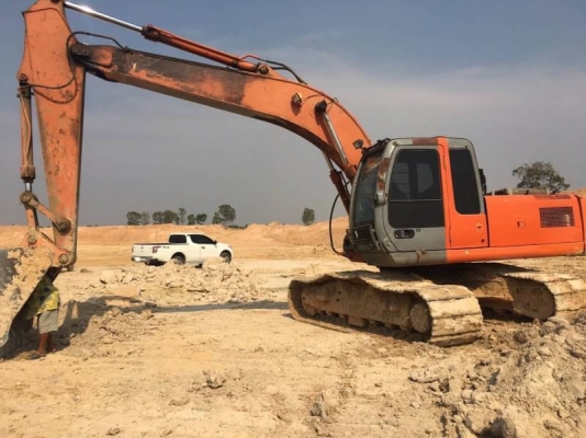 HITACHI ZX200-1 ราคา  1,250,000 บาท ทำงาน 13,xxx  เครื่องดี ไฟฟ้าครบ โช่ใหม่ 2 ข้าง เอวแน่น เอกสารเล่มทะเบียน  รถอยู่ จ.ร้อยเอ็ด โทร 098-1862844 อ๊อฟ 101 ไอดีไลน์ ja5657