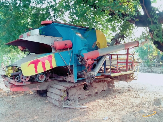 ศักพัฒนา รถเกี่ยวข้าวใหญ่ อุ้ม2ตัน เครื่อง195แรง6HE1 ปั้มไดกิ้น ตัวเดิน10HT พร้อมใช้