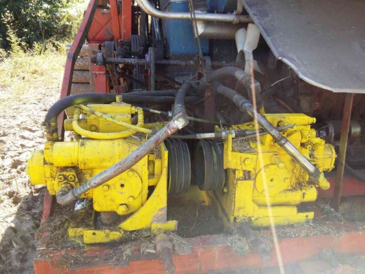 ศักพัฒนา รถเกี่ยวข้าวใหญ่ อุ้ม2ตัน เครื่อง195แรง6HE1 ปั้มไดกิ้น ตัวเดิน10HT พร้อมใช้