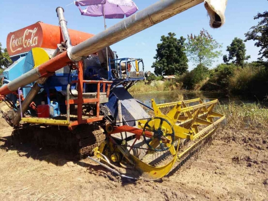 ศักพัฒนา รถเกี่ยวข้าวใหญ่ อุ้ม2ตัน เครื่อง195แรง6HE1 ปั้มไดกิ้น ตัวเดิน10HT พร้อมใช้