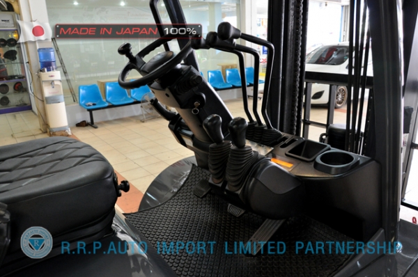 ขายรถโฟล์คลิฟท์มือสอง TOYOTA รุ่น 8FG15-32677 นำเข้าจากประเทศญี่ปุ่น 100\% ไม่เคยใช้งานในไทย