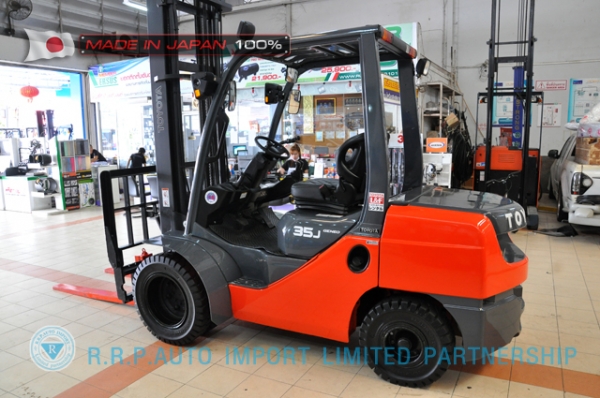 ขายรถโฟล์คลิฟท์มือสอง TOYOTA รุ่น 8FG15-32677 นำเข้าจากประเทศญี่ปุ่น 100\% ไม่เคยใช้งานในไทย