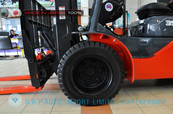 ขายรถโฟล์คลิฟท์มือสอง TOYOTA รุ่น 8FG15-32677 นำเข้าจากประเทศญี่ปุ่น 100\% ไม่เคยใช้งานในไทย